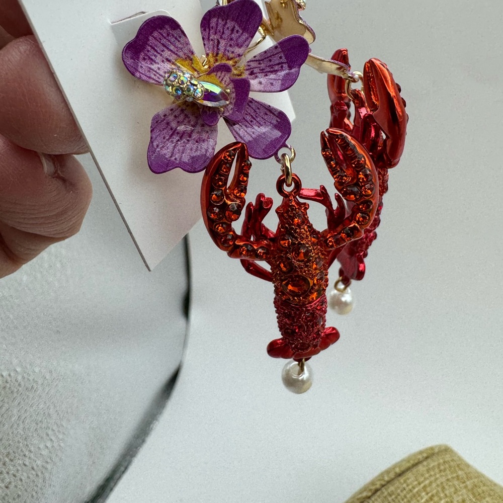 New Betsey Johnson Mermaid Jewels Lobster Orchid Statement Earring Crystal - Picture 10 of 11